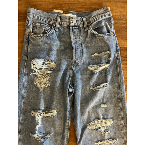 Levi's Ultra High Rise Distressed Ribcage Straight Ankle Jeans Light Wash Sz 28 - Picture 3 of 5